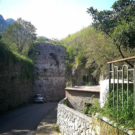 Donna Rosa * Cava deʼ Tirreni